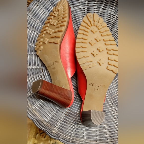 Unisa Red Leather Mules 9.5 ❤️ - Picture 7 of 11